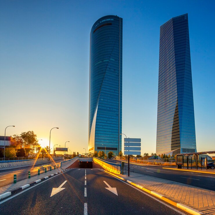Modernos rascacielos al amanecer cuatro torres madrid espana 268835 910