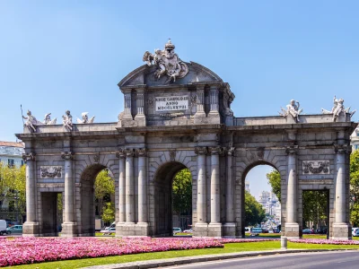 Madrid Tour Circuito Ciudad Puerta Alcalá Speelsbury