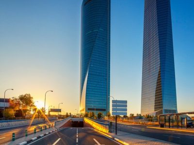 Modernos rascacielos al amanecer cuatro torres madrid espana 268835 910